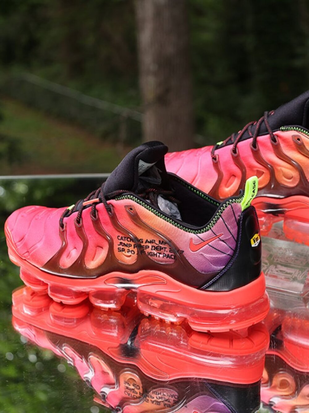 Nike Air Vapormax Plus Laser Crimson - Picture 14 of 15